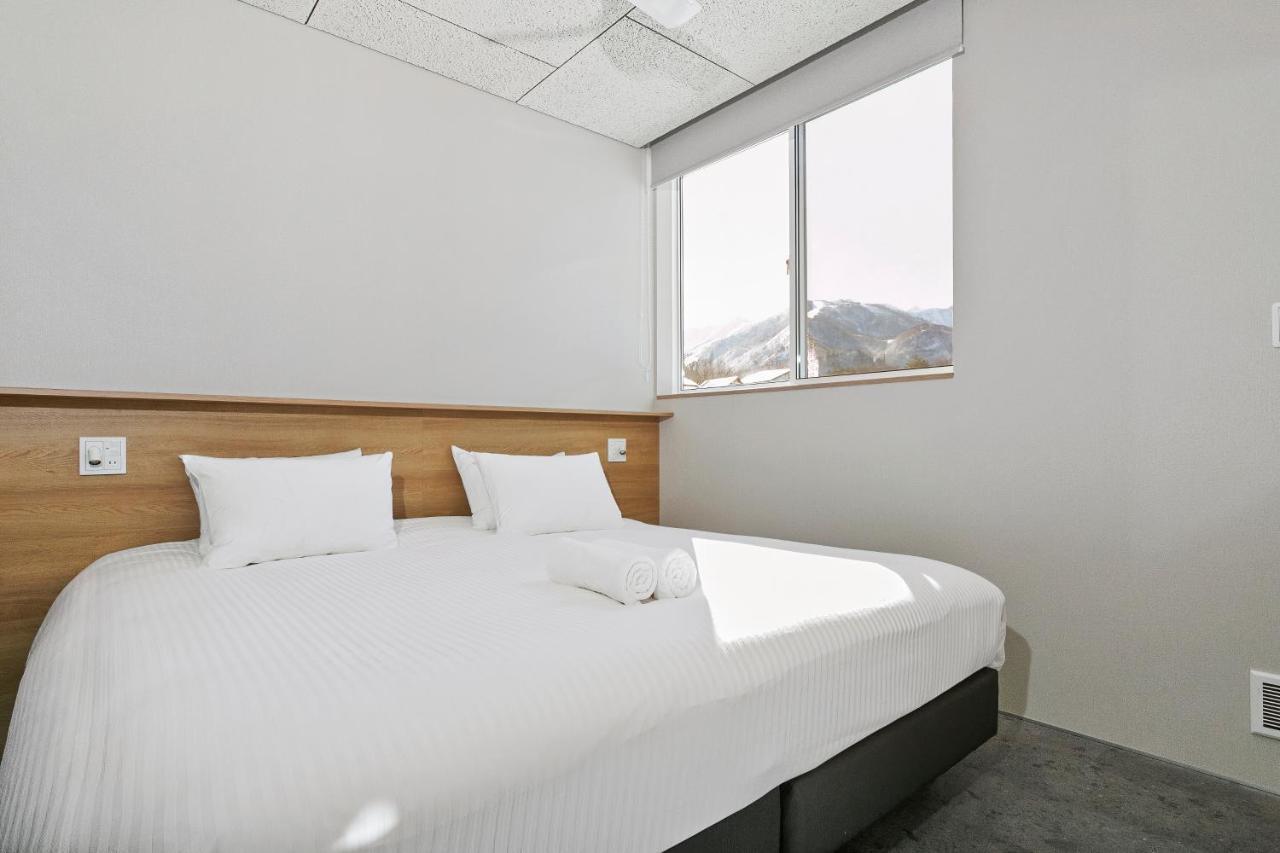 Echo Rocks By The Collection Chalet